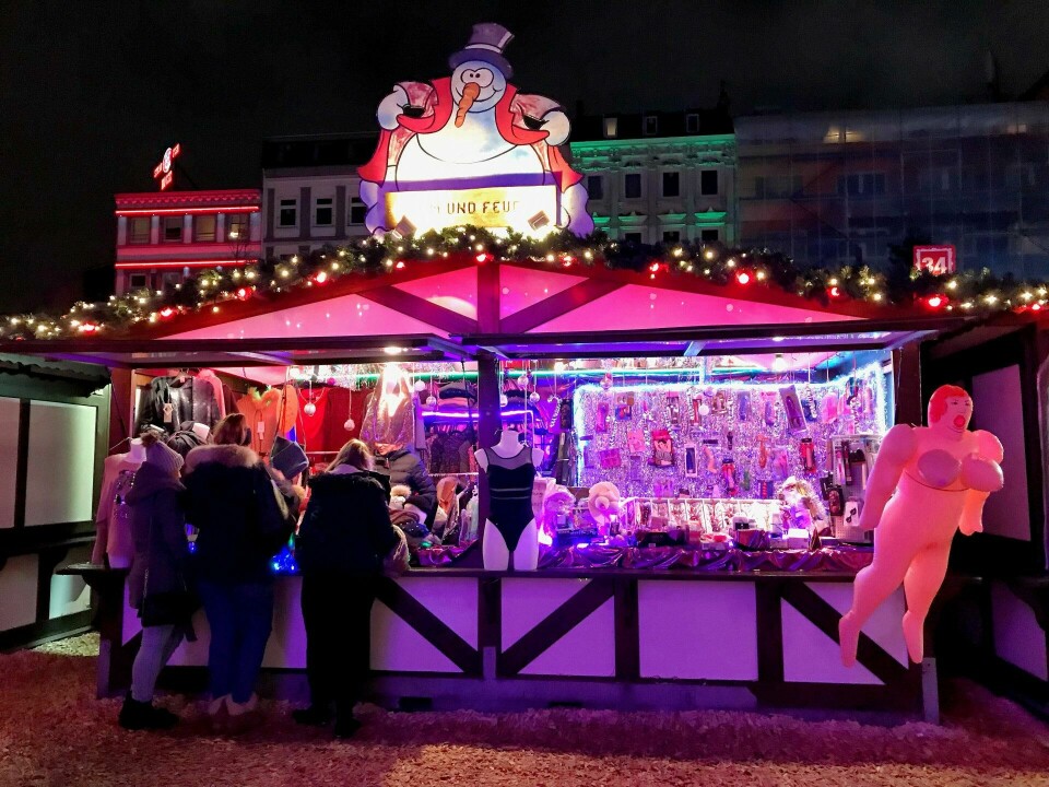 Santa Pauli-markedet i Hamburg er Europas frekkeste julemarked. Med utrolig god partystemning! FOTO: CHRISTINE BAGLO Santa Pauli-markedet i Hamburg er Europas frekkeste julemarked. Med utrolig god partystemning! FOTO: CHRISTINE BAGLO
