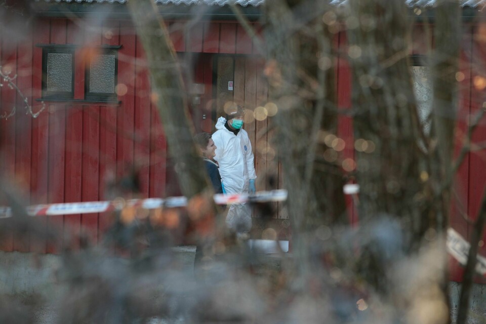 Politiet jobbet på drapsåstedet fredag.
