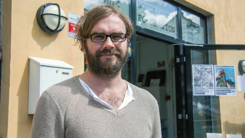Martin Sørhaug i House of Foundation inviterer til en sakprosa-uke fra 14. oktober, med stor spennvidde i temaene. Flere forfattere tar opp høyaktuelle temaer, blant annet om nordmenns syn på flyktninger. FOTO: KENNETH STENSRUD
