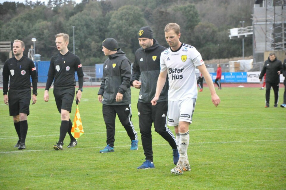 Sola-trenere Øystein Elvestad og Michael Bekke kunne endelig inkassere en seier lørdag i 2. divisjon. FOTO: ESPEN IVERSEN