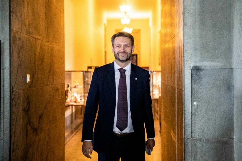 Høyres gruppeleder Eirik Lae Solberg avviser at han eller andre på rådhuset skal ha gitt beskjed til bydelene om å velge et samarbeid med MDG. Høyres gruppeleder Eirik Lae Solberg avviser at han eller andre på rådhuset skal ha gitt beskjed til bydelene om å velge et samarbeid med MDG.