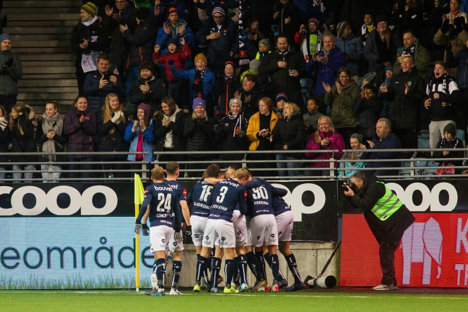 Kristian Thorstvedt har scoret og Jåttåvågen tar fyr. FOTO: Carina Johansen, NTB scanpix Stavanger 20191030. Semifinale i cupen 2019: Viking - Ranheim
Viking jubler under kampen mellom Viking og Ranheim på SR-Bank Arena.Foto: Carina Johansen / NTB scanpix