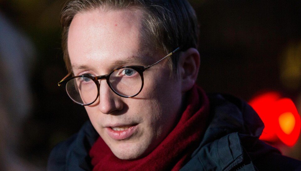 Tidligere leder av Unge Høyre, Kristian Tonning Riise beklager sin oppførsel ovenfor unge jenter i ny TV2 dokumentar