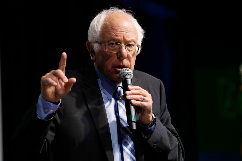 Dersom Israel ønsker amerikansk militærhjelp, så må landet endre forholdet til palestinerne, mener senator Bernie Sanders.