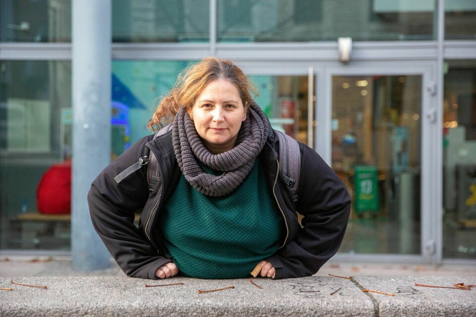 Fredrikstad kommune har besluttet å droppe ankesak i retten mot ansatte Monica Bjørnvig i det store varslersakskomplekset. Bjørnvig fikk i tingretten blant annet medhold i at hun har rett på å få tilbake jobben som kokk i kommunen, en stilling kommunen har besatt.