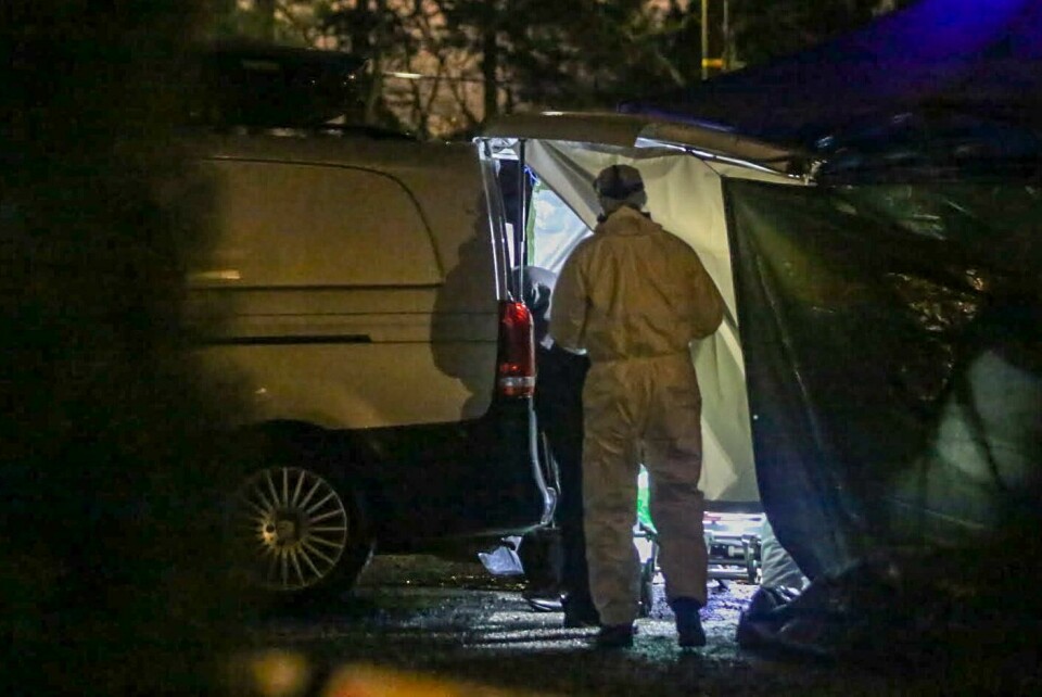 Politi ved stedet på Jeløya i Moss der en kvinne ble funnet død onsdag ettermiddag. Moss 20191127. Politi ved stedet på Jeløya i Moss der en kvinne ble funnet død onsdag ettermiddag. Politiet betegner dødsfallet som mistenkelig og en mann er pågrepet i saken.Foto: NYHETSTIPS.NO / NTB scanpix