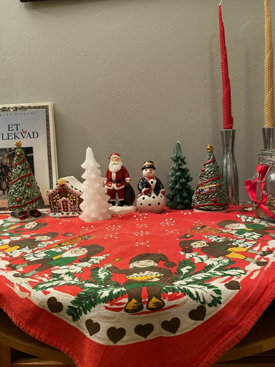Slik ser julepynten ut hos kollegaen. Slik ser julepynten ut hos kollegaen.