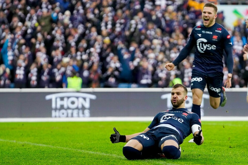 Vikings Zlatko Tripic jubler for sin 0-1-scoring på straffe under cupfinalen i fotball for herrer mellom Haugesund og Viking på Ullevaal stadion søndag. Foto: Fredrik Hagen / NTB scanpix