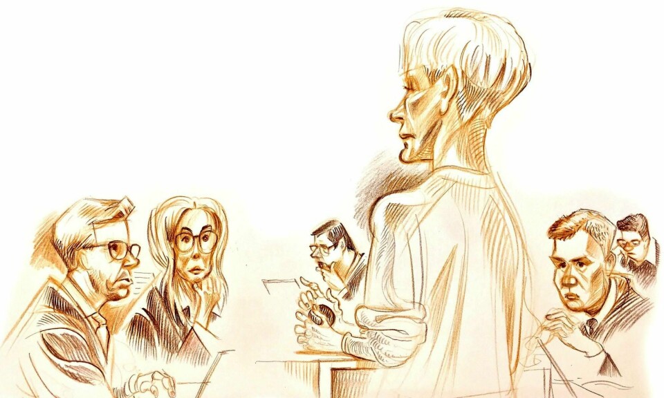 Tegning av Laila Anita Bertheussen i Oslo tingrett. I bakgrunnen f.v. sitter aktor Frederik Ranke, statsadvokat Marit Formo, forsvarer John Christian Elden, medforsvarer Bernt Heiberg og bistandsadvokat Ellen Holager Andenæs. Tegninger er fra da Bertheussen forklarer seg 15. september.