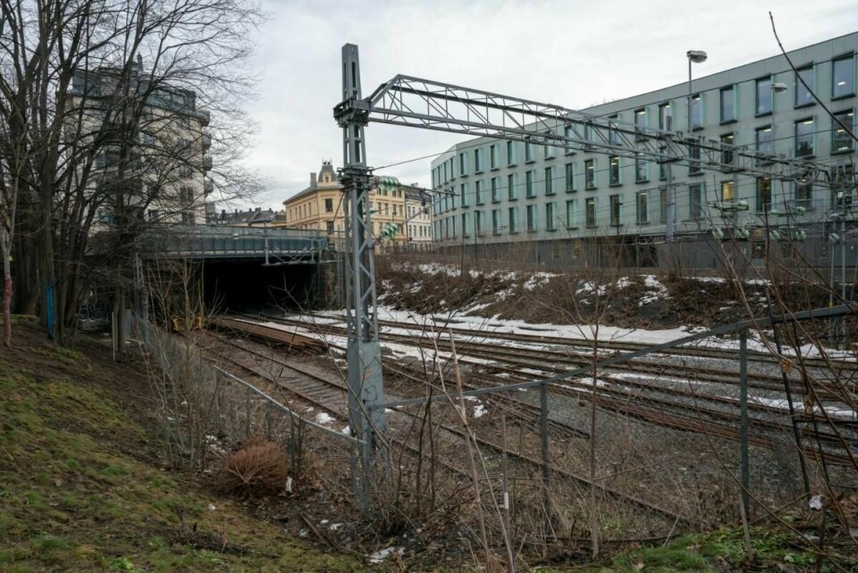 Even Warsla Meen døde, mens en jente og en gutt på 16 år ble kritisk skadd etter at de tok seg inn i en togtunnelen ved Filipstad i Oslo og kom i kontakt med en strømførende kilde. Nå er selskapet Bane Nor tiltalt for uaktsomt å ha forvoldt Meens død og skadene på de to andre og for ikke å ha sikret området godt nok. Foto: Heiko Junge / NTB