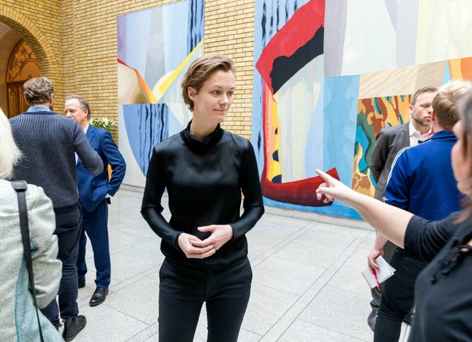 Oslo 20190327.Anette Trettebergstuen (Ap) etter at Statsminister Erna Solberg (H) ikke beklage sine uttalelser om at kunstnere bør tenke over konsekvensene av det de gjør etter muntlig spørretime på Stortinget onsdag. Foto: Gorm Kallestad / NTB