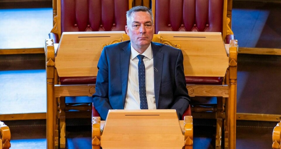 At den Høyre-ledede regjeringen tildelte jobben som ny direktør i Fiskeridirektoratet til Frank Bakke-Jensen (H) får flere til å reagere.