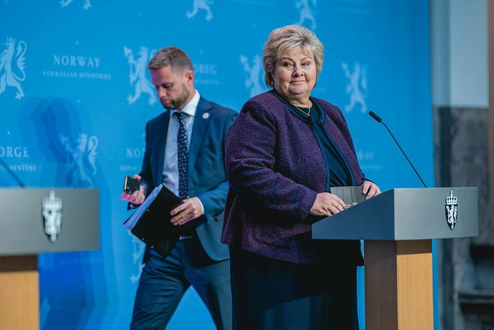 Helseminister Bent Høie (t.v.) og statsminister Erna Solberg, fra henholdsvis Randaberg og Bergen. Foto: Stian Lysberg Solum/NTB