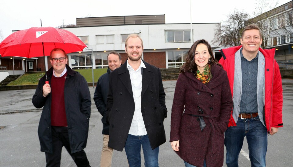 Flertallskameratene, her ved Eirik Faret Sakariassen, Frode Myrhol, Mímir Kristjánsson, Daria Maria Szymaniuk og Dag Mossige, har sterkt flagget at Tastaveden skole skal få et betydelig løft bygningsmessig. Foto: Stein Roger Fossmo