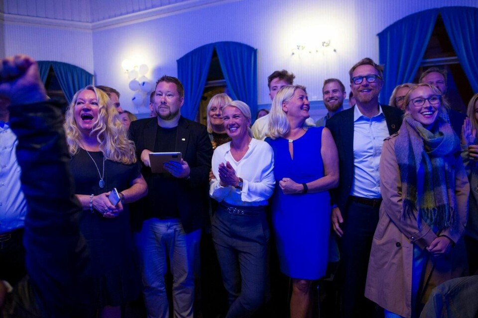 Det ble gjort gode forsøk fra Elisabeth Schanche, Erlend Jordal, Christine Sagen Helgø, Sissel Knutsen Hegdal og John Peter Hernes på å juble på Stavanger Høyres valgvake i fjor til tross for en gedigen nedtur. En fersk meningsmåling kan tyde på at Høyre er på beina igjen i Stavanger. Foto: Caroline Teinum Gilje