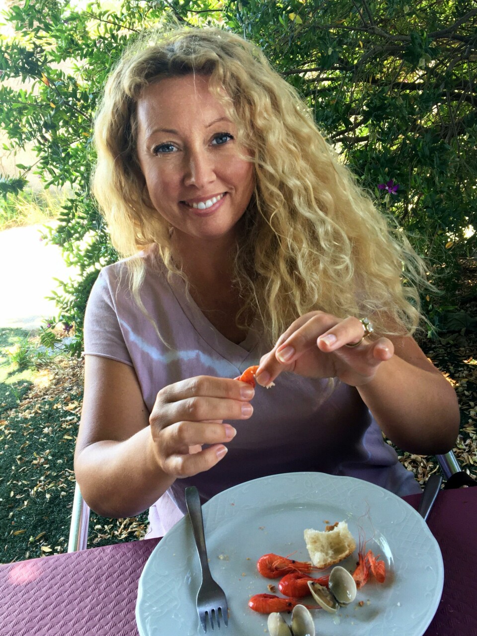 GALICIA: Vibeke Montero veksler vanligvis mellom å bo i Norge og Spania, men har det siste halvåret stort sett holdt seg i Spania. Her er hun i Galicia. Foto: Privat GALICIA: Vibeke Montero veksler vanligvis mellom å bo i Norge og Spania, men har det siste halvåret stort sett holdt seg i Spania. Her er hun i Galicia. Foto: Privat