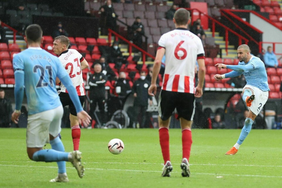 Kyle Walker scoret sitt første mål på bortebane for Manchester City, mot barndomsklubben Sheffield United.