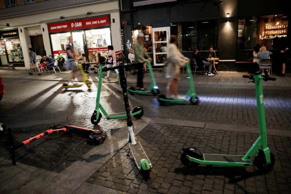 Oslo i sommer med elsparkesykler over alt. Blir det nok en sommer uten regler? Foto: Vidar Ruud/NTB