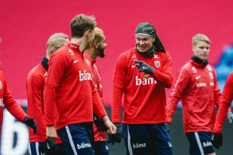 Dersom Norges fotballherrer skulle klare å komme til VM i Nord-Amerika i 2026, vil kampene deres bli vist på NRK og TV 2.