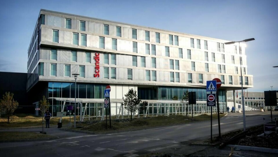 Scandic-hotellet ved Stavanger lufthavn Sola har en etasje satt av til folk i karantene. Foto: Arne Birkemo