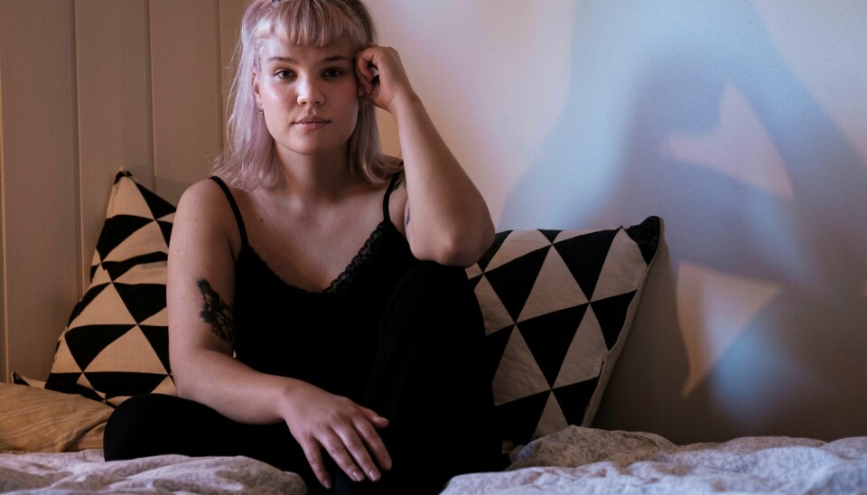 Selv om mange råder folk til å snakke ut om det som er vanskelig, synes Oda Louise Østbakk at det har vært vanskelig. – Jeg vil ikke legge det negative over på andre og får dårlig samvittighet av det.
