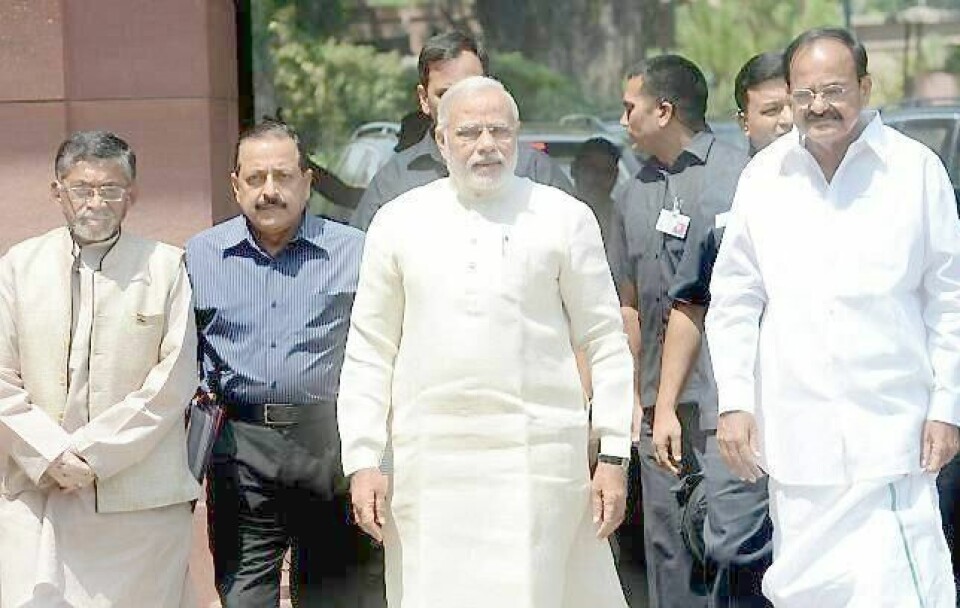 Indias nye statsminister Narendra Modi på vei til parlamentet i går. FOTO: NTB SCANPIX
