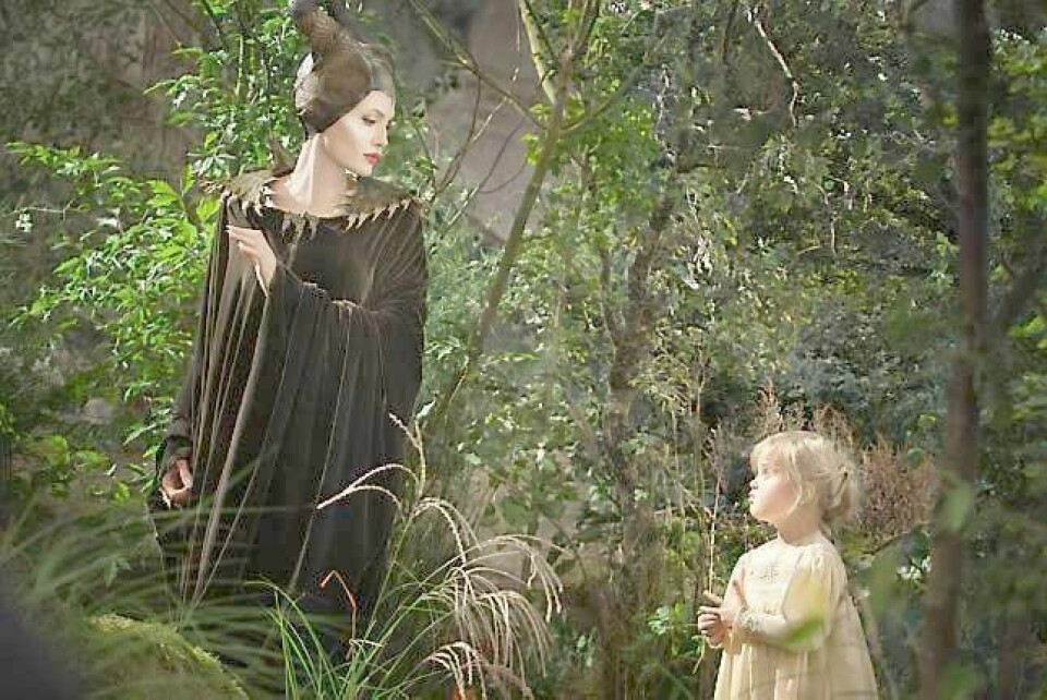 Angelina Jolie som heksa Maleficent som voksen og Vivienne Jolie-Pitt som prinsesse Aurora som femåring. FOTO: THE WALT DISNEY COMPANY NORDIC