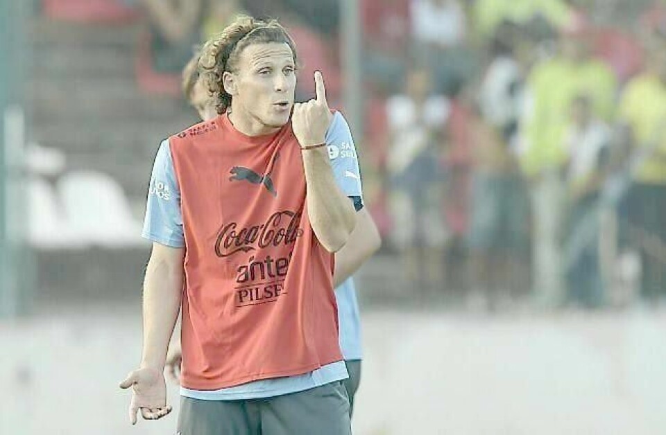 Diego Forlan på treningsfeltet Arena do Jacare i Sete Lagoas der Uruguay har gjort sine siste forberedelser. FOTO: NTB SCANPIX