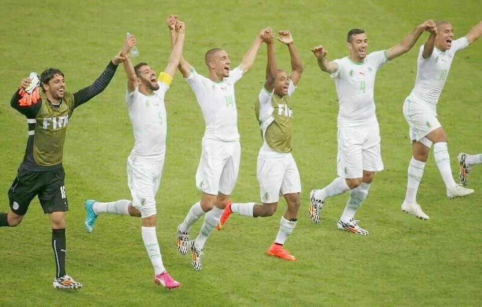 Algerie feiret lenge og vel søndagens historiske VM-seier. FOTO: MARKO DJURICA/NTB SCANPIX