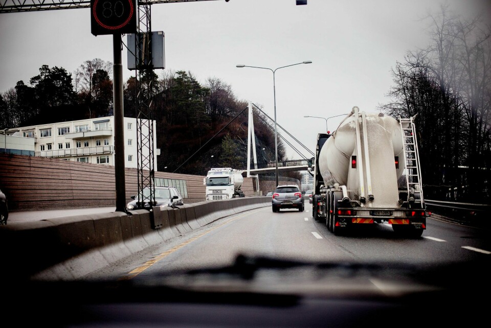 En opprusting av dagens E18 med kollektivfelt i begge retninger og tunnel under Asker sentrum og Sandvika, vil være en langt rimeligere løsning enn den planlagte utbyggingen av E18, mener Ap-politiker Stein Arne Bakken i Asker. FOTO: HILDE UNOSEN