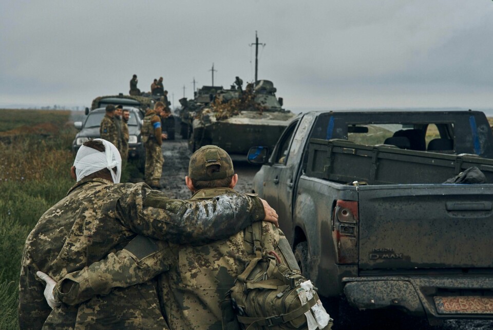 Ukrainske soldater har med sin tapre kamp mot overmakta gitt oss som er så heldige at vi fremdeles lever i et demokrati tid til å tenke, og tid til å handle, skriver Jonas Bals. .