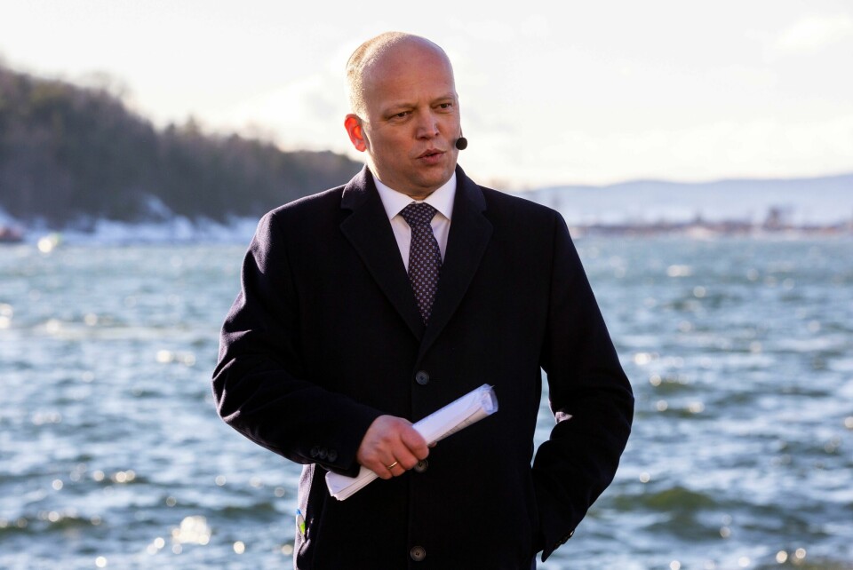 Finansminister Trygve Slagsvold Vedum (Sp) kan hente inn flere milliarder i året til fellesskapet ved å innføre en lakseskatt. Finansminister Trygve Slagsvold Vedum legger frem regjeringens satsing på havvind.