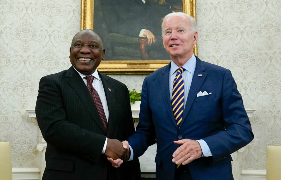 Sør-Afrikas president Cyril Ramaphosa (t.v.) ble tatt imot av USAs president Joe Biden i Det hvite hus fredag. De to ble enige om å styrke samarbeidet på flere felt. Sør-Afrikas president Cyril Ramaphosa (t.v.) ble tatt imot av USAs president Joe Biden i Det hvite hus fredag. De to ble enige om å styrke samarbeidet på flere felt, men Foto: Alex Brandon / AP / NTB