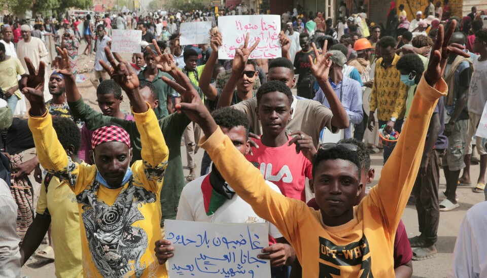 Demonstranter i Khartoum krever at militærregimet går av og at sivilt styre gjenopprettes.Foto: Marwan Ali / AP / NTB Demonstranter i Khartoum krever at militærregimet går av og at sivilt styre gjenopprettes.Foto: Marwan Ali / AP / NTB