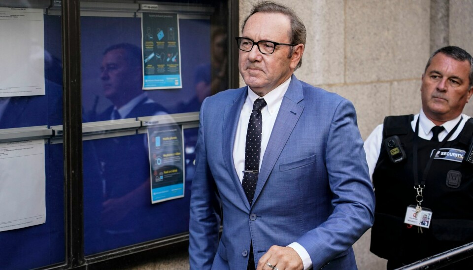 Skuespiller Kevin Spacey møtte torsdag i domstolen Old Bailey i london, der han erklærte seg ikke skyldig i seksuelle overgrep mot tre menn. Skuespiller Kevin Spacey møtte torsdag i domstolen Old Bailey i london, der han erklærte seg ikke skyldig i seksuelle overgrep mot tre menn. Foto: Alberto Pezzali / AP / NTB