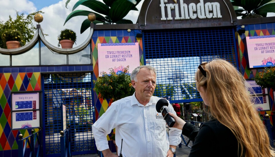 Daglig leder ved Tivoli Friheden, Henrik Ragborg Olsen blir intervjuet etter ulykken. Foto: Mikkel Berg Pedersen / Ritzau Scanpix via AP / NTB Daglig leder ved Tivoli Friheden, Henrik Ragborg Olsen blir intervjuet etter ulykken. Foto: Mikkel Berg Pedersen / Ritzau Scanpix via AP / NTB