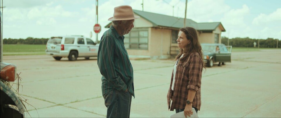 Morgan Freeman og Juliette Binoche i «Paradise Highway». Morgan Freeman og Juliette Binoche i «Paradise Highway».