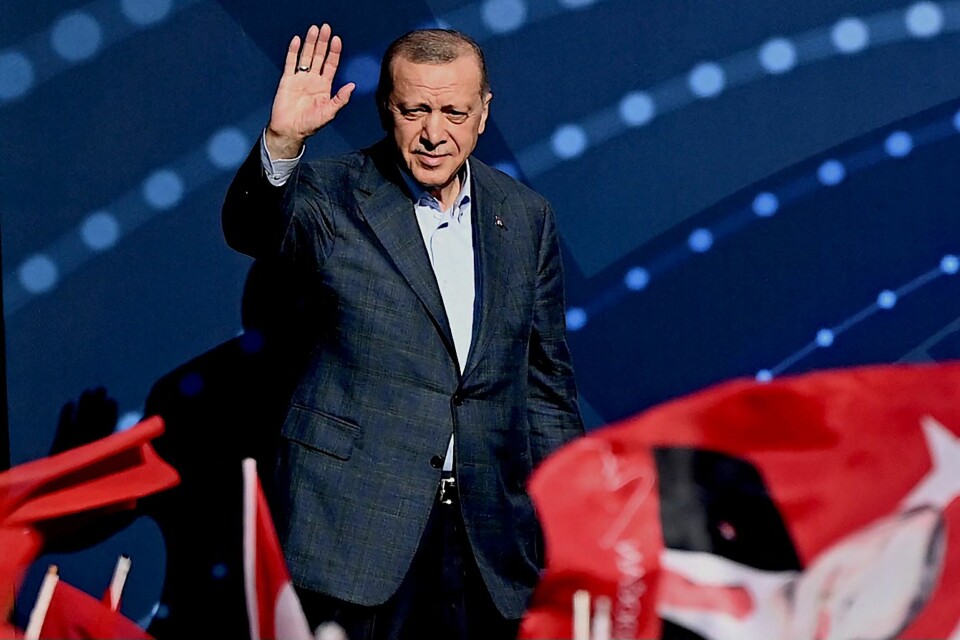 Tyrkias president Recep Tayyip Erdogan hilser tilhengere i Istanbul 15. juli 2022, under en markering av Tyrkias dag for 'demokrati og nasjonal enhet'. Tyrkias president Recep Tayyip Erdogan hilser tilhengere i Istanbul 15. juli 2022, under en markering av Tyrkias dag for 'demokrati og nasjonal enhet'.