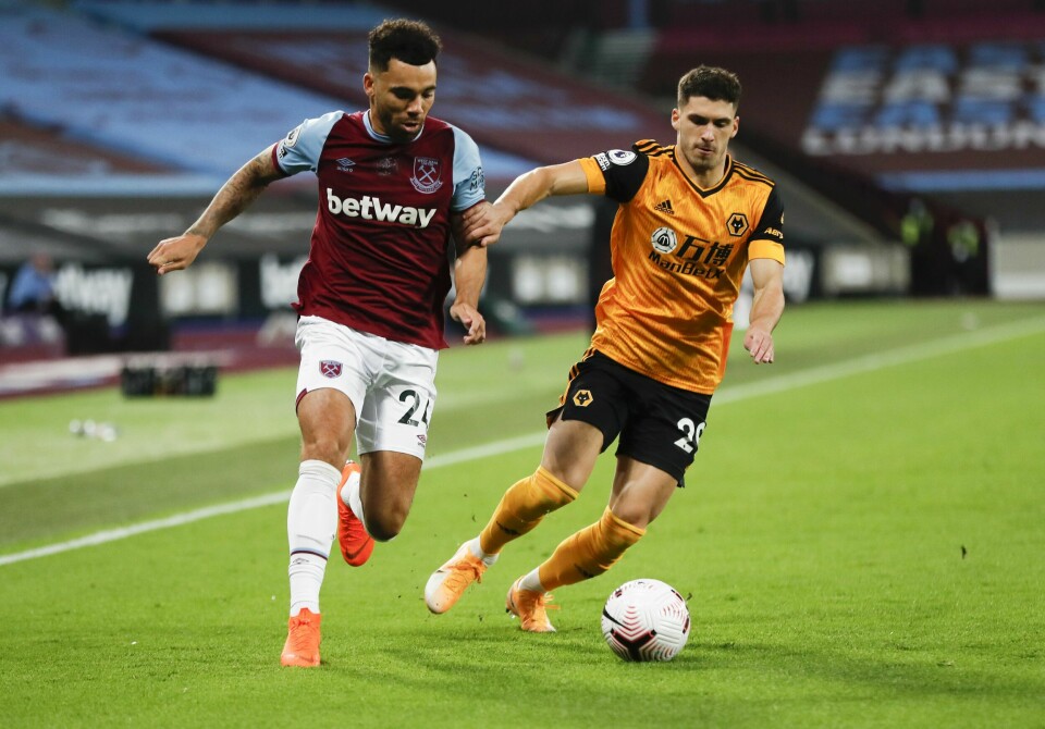 Everton har signert den tidligere Wolves-spilleren Ruben Vinagre (t.h) på lån fra Sporting Lisboa den kommende sesongen. Her i duell med West Hams Ryan Fredricks i 2020 Everton har signert den tidligere Wolves-spilleren Ruben Vinagre (t.h) på lån fra Sporting Lisboa den kommende sesongen. Her i duell med West Hams Ryan Fredricks i 2020