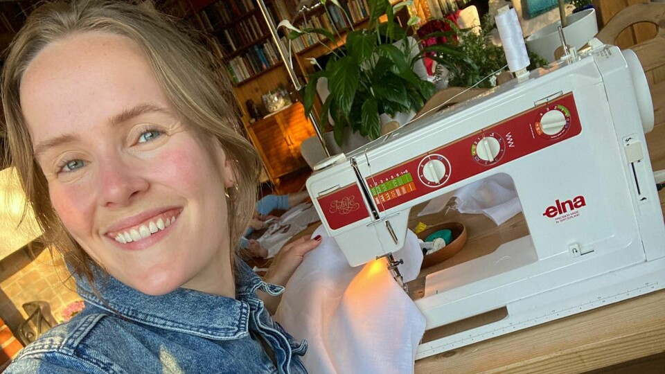 Forent med mormors gamle symaskin. Forent med mormors gamle symaskin.