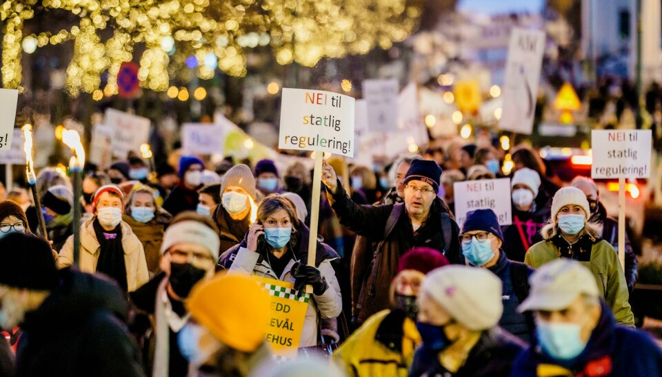 I februar holdt Folkeaksjonen Redd Ullevål sykehus en markering utenfor Stortinget. Flere hundre mennesker deltok på Folkeaksjonen Redd Ullevål sykehus sin markering utenfor Stortinget. Foto: Stian Lysberg Solum / NTB