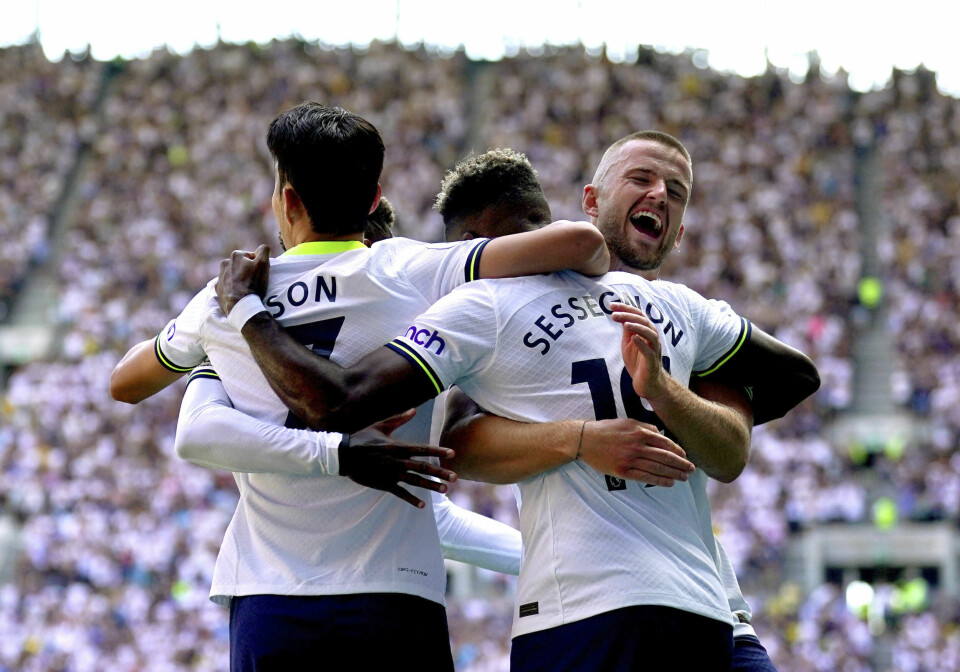 Tottenham-spillerne kunne juble for fire scoringer og tre komfortable poeng hjemme mot Southampton. Tottenham snudde kampen hjemme mot Southampton og tok tre poeng i lagets Premier League-åpning lørdag. Foto: Kirsty O'Connor/PA via AP/ NTB.