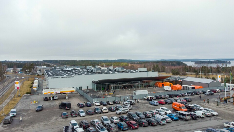 Vektere på Nasjonalt ankomstsenter fant tre klumper med hasj blant mannens eiendeler under en sikkerhetskontroll. Nasjonalt ankomstsenter i Råde. Ankomstsenteret.