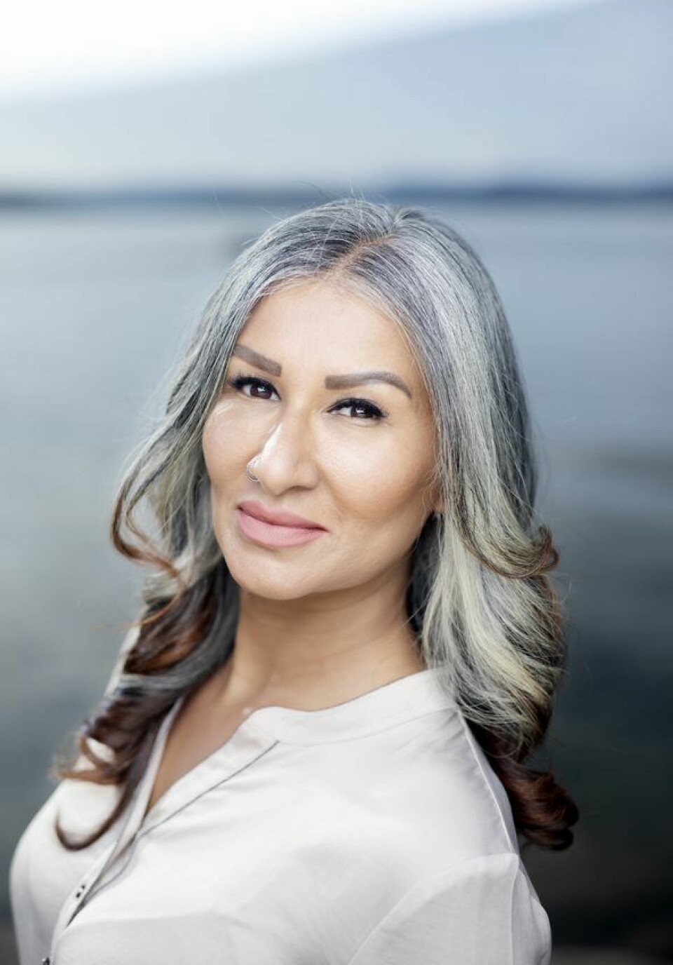 Abida Raja står fram med sin historie i boken boken «Abida Raja: Frihetens øyeblikk». Abida Raja