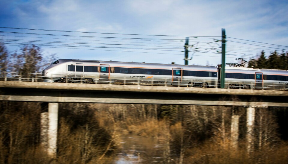 Det er vesentlige forskjeller i rammevilkårene Flytoget og Vy må forholde seg til. Blant annet har Flytoget gjennomgående mer moderne tog, ifølge Vy. Det er vesentlige forskjeller i rammevilkårene Flytoget og Vy må forholde seg til. Blant annet har Flytoget gjennomgående mer moderne tog, ifølge Vy.