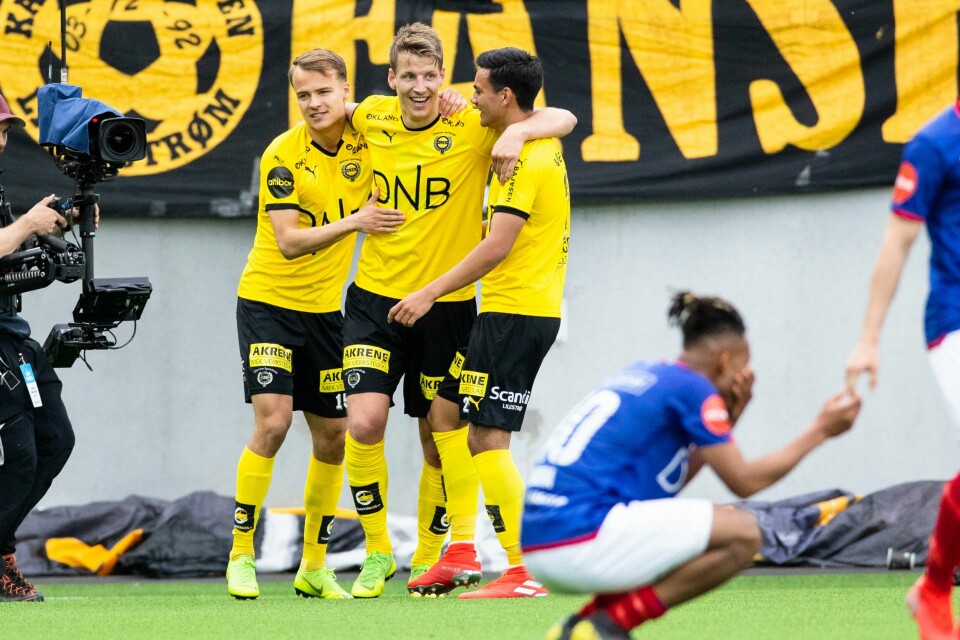 Lillestrøms Thomas Lehne Olsen (i midten) har scoret og LSK har vunnet 3-0 over VIF på Intility Arena i 2019. Lillestrøms Thomas Lehne Olsen (i midten) har scoret og LSK har vunnet 3-0 over VIF på Intility Arena i 2019.