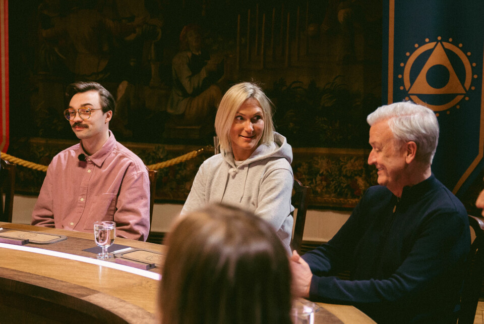 Her ser det i hvert fall ut som om stemningen er god. F.v.: Christopher Robin Omland, Karina Hollekim og Hallvard Flatland. Her ser det i hvert fall ut som om stemningen er god. F.v.: Christopher Robin Omland, Karina Hollekim og Hallvard Flatland.