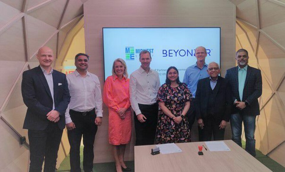 Beyonder og indiske Midwest Energy har signert en avtale om batterifabrikk i India. Avtalen ble signert på Forus. Fra venstre: Arild Bakås (Eksfin), Deepak Kukreti (Midwest Energy), Kristin Skofteland (Beyonder), Svein Kvernstuen (Beyonder), Soumya Kukreti (Midwest Energy), Arild Austigard (Beyonder), Prem Prakash (General Consul Rogaland), Rajesh Kumar Pathak, Secretary, Technology Development Board, Government of India. Beyonder og indiske Midwest Energy har signert en avtale om batterifabrikk i India. Avtalen ble signert på Forus. Fra venstre: Arild Bakås (Eksfin), Deepak Kukreti (Midwest Energy), Kristin Skofteland (Beyonder), Svein Kvernstuen (Beyonder), Soumya Kukreti (Midwest Energy), Arild Austigard (Beyonder), Prem Prakash (General Consul Rogaland), Rajesh Kumar Pathak, Secretary, Technology Development Board, Government of India.