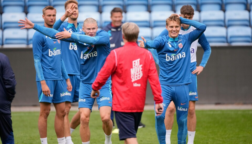 Det gnistret på siste trening før avreise til Ljubljana. Erling Braut Haaland og Martin Ødegaard er forgrunnsfigurene. Det gnistret på siste trening før avreise til Ljubljana. Erling Braut Haaland og Martin Ødegaard er forgrunnsfigurene.