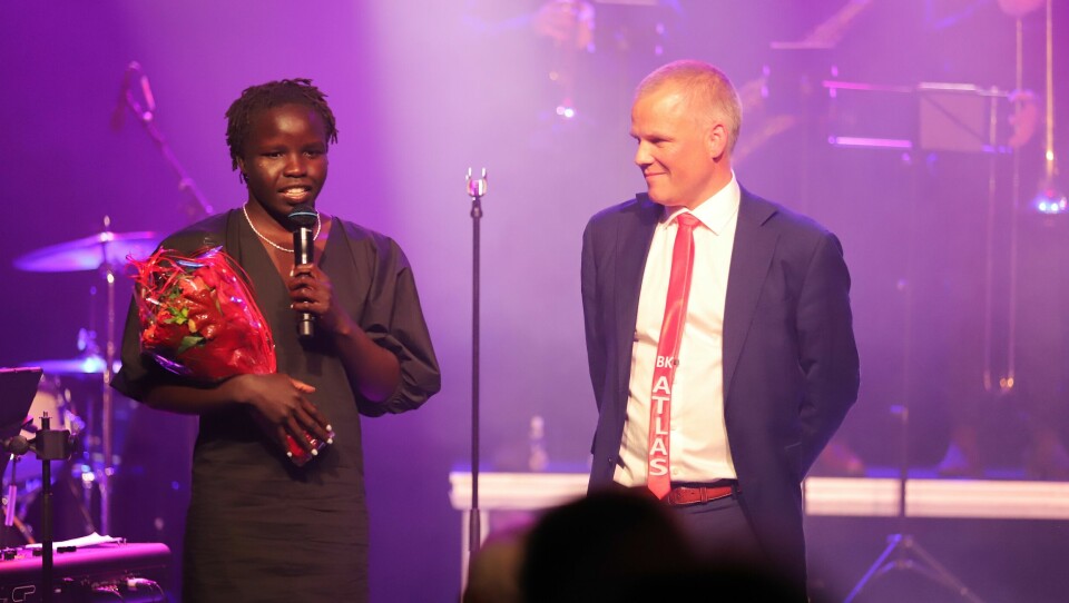 Grace Bullen sammen med Fredrikstad Bryteklubb Atlas-leder Klas Pettersen under feiringen av klubbens 75-årsjubileum på City Scene. Grace Bullen sammen med Fredrikstad Bryteklubb Atlas-leder Klas Pettersen under feiringen av klubbens 75-årsjubileum på City Scene.